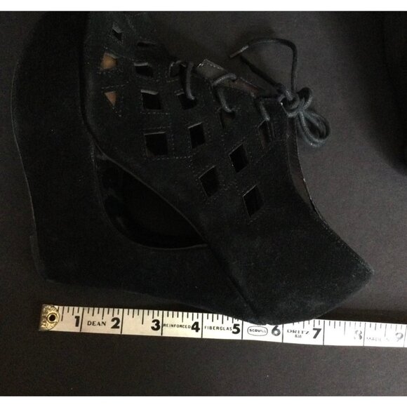 Steve Madden Daade Cut-Out Suede Leather Wedge Heel Bootie Black Size 7.5 M - Picture 10 of 10